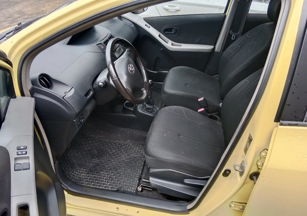 Toyota Yaris cena 8500 przebieg: 356000, rok produkcji 2009 z Konin małe 46